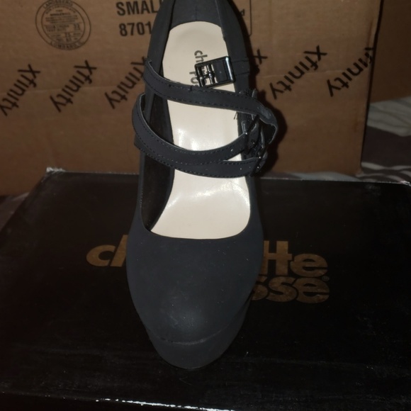 Black heels only worn once - Picture 2 of 3